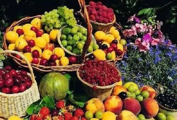 新疆水果拼盘 一场味蕾的丝路之旅